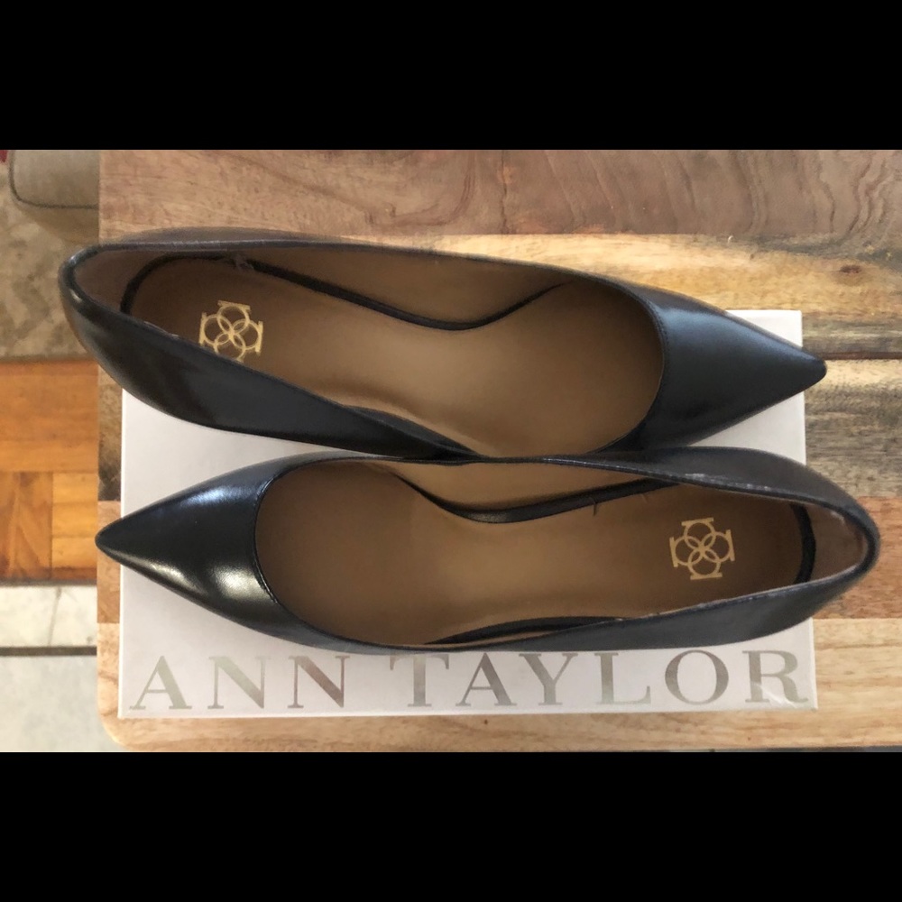 Ann Taylor Kitten Heels - Black - 9